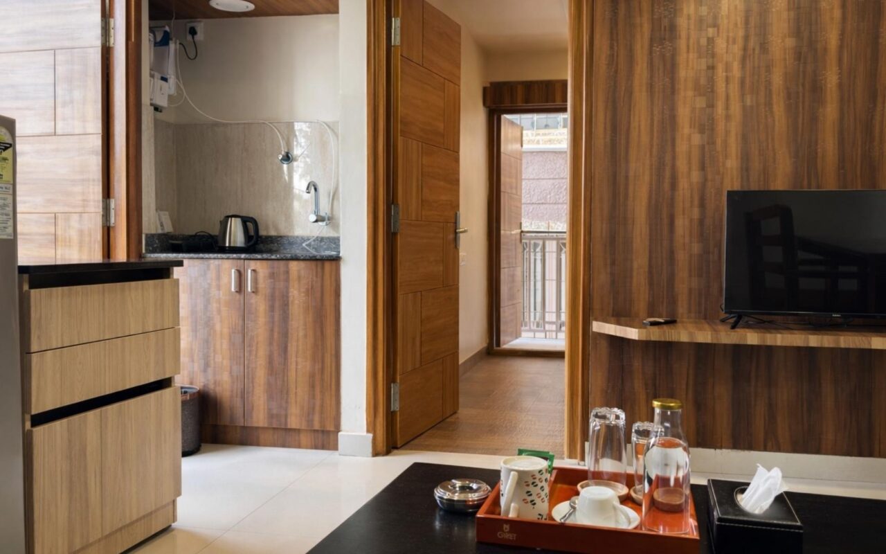 furnished 1bhk serviced apartment with two balconies