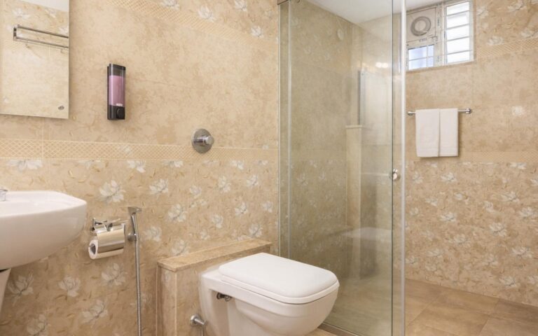 1BHK-with-two-balconies-bathroom