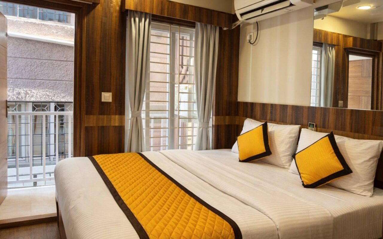 Furnished 1BHK Serviced Apartment with Balcony