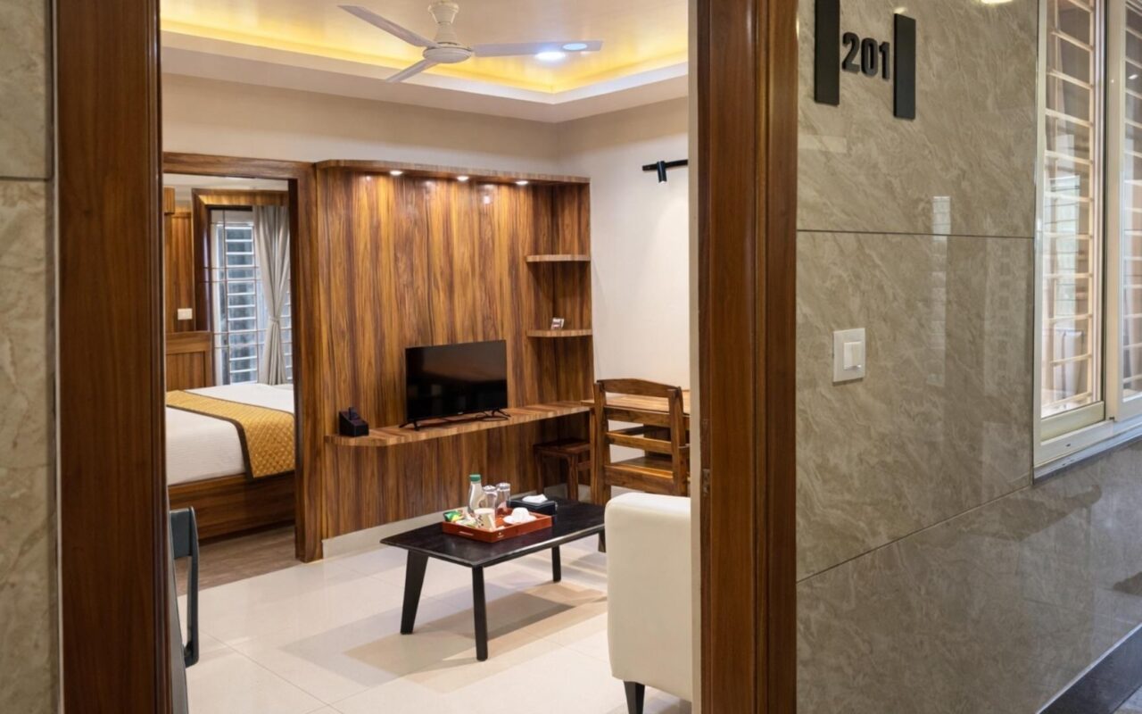 Furnished 1BHK Serviced Apartment with Balcony
